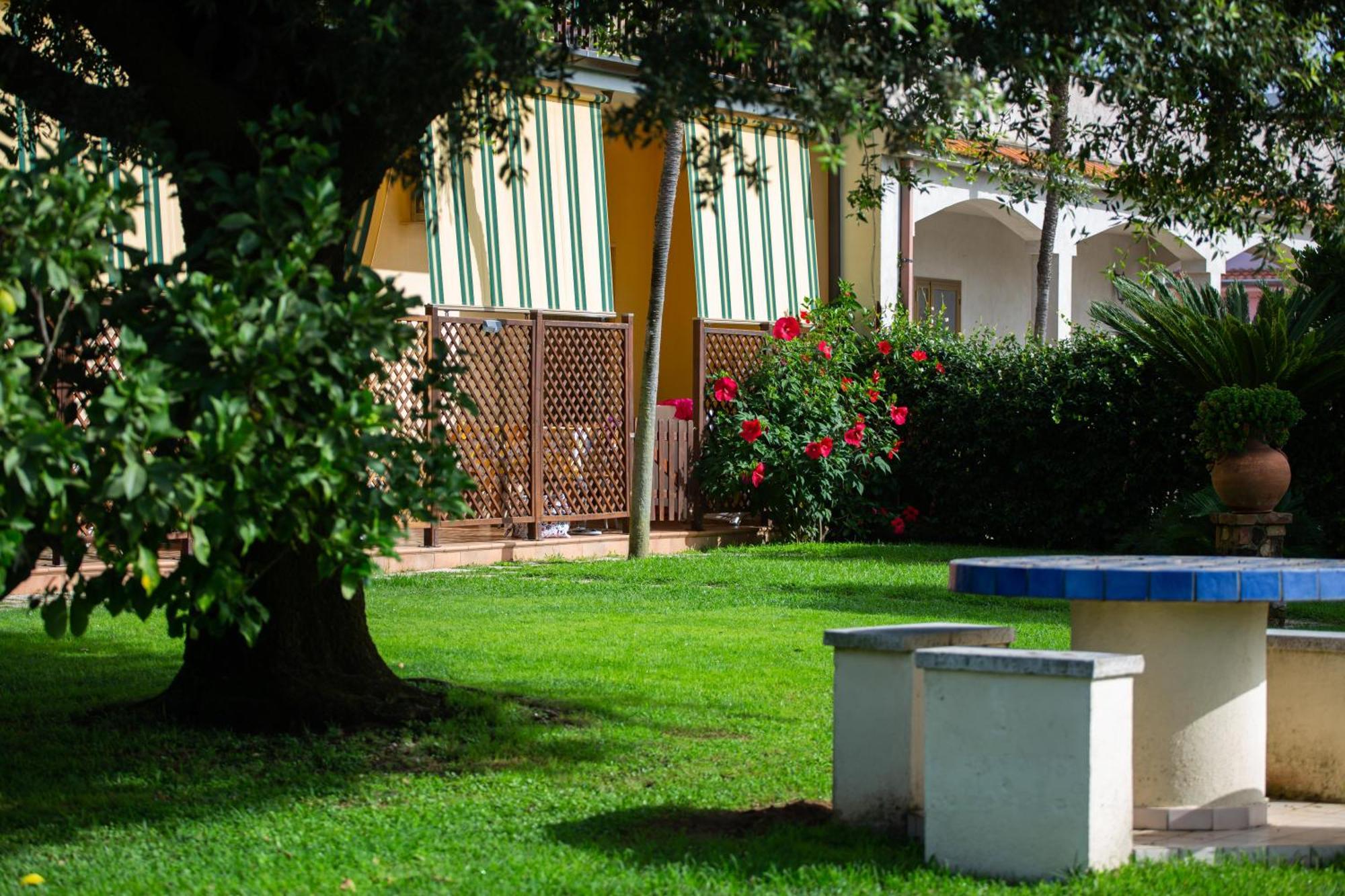 I Lecci Guesthouse San Felice Circeo Exterior photo