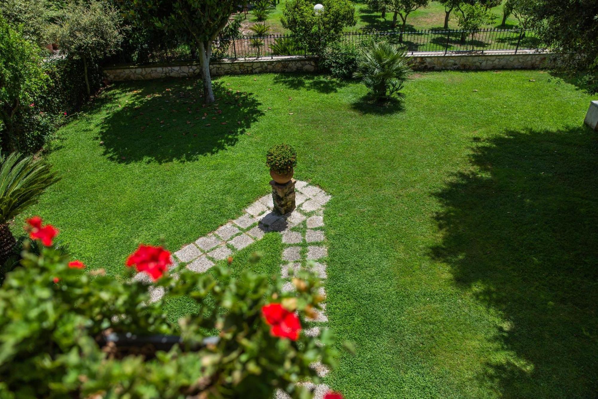 I Lecci Guesthouse San Felice Circeo Exterior photo